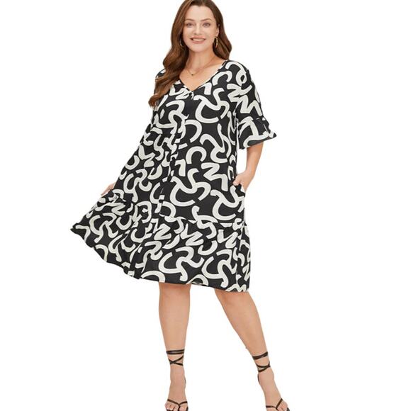 BloomChic Geometric Bell Sleeve Flutter Pocket Button Detail Dress, NWT, 14/16 - Picture 1 of 7